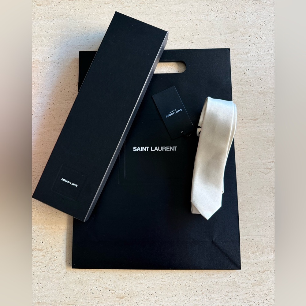 NWT YVES SAINT LAURENT MENS WHITE SILK TIE🤍💝